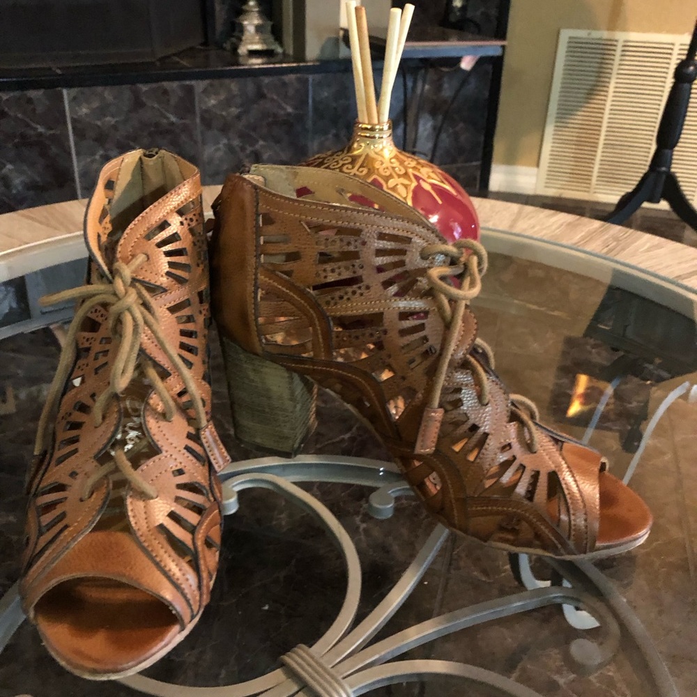 Naughty monkey boot